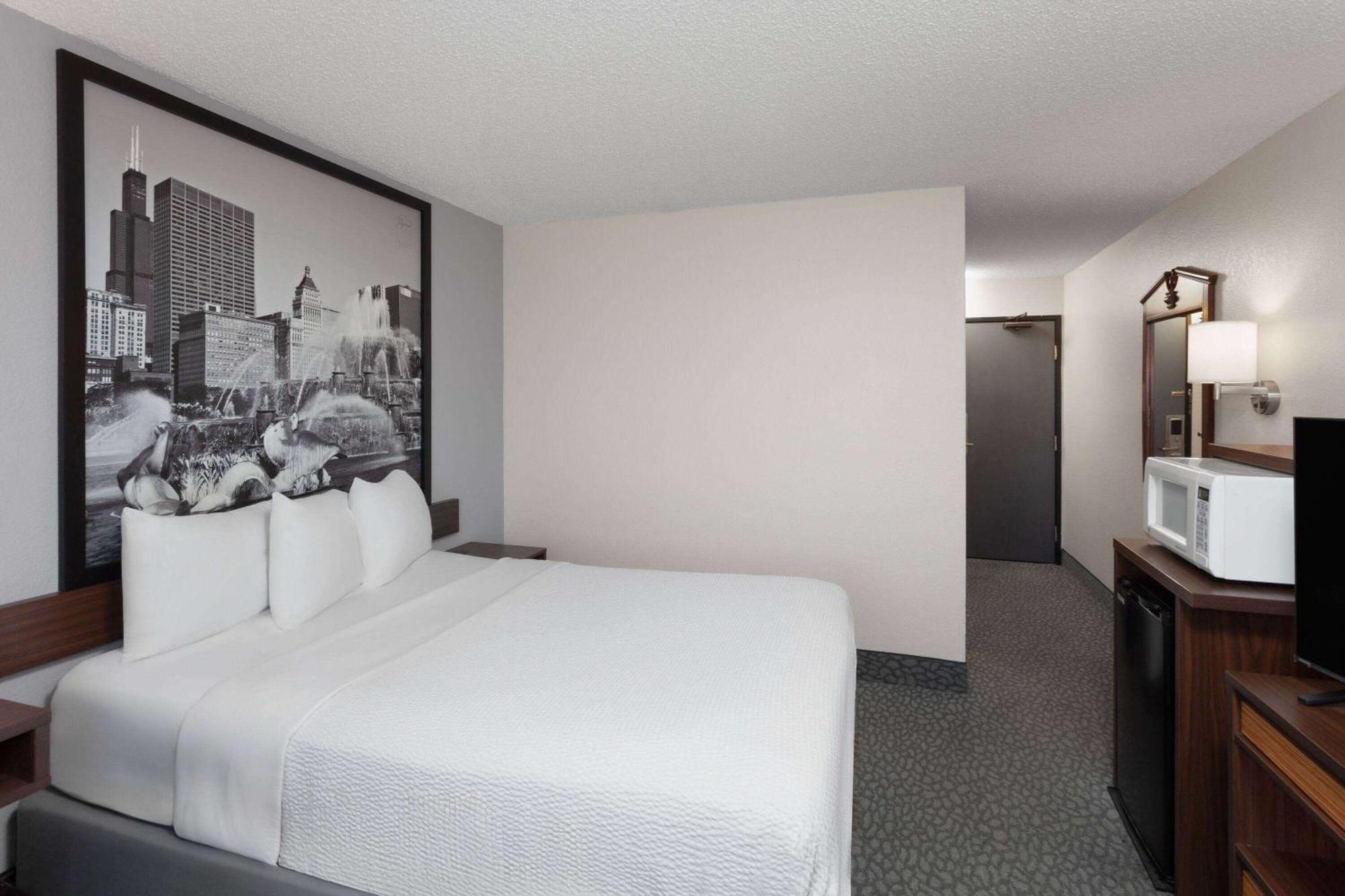 Super 8 By Wyndham Romeoville Bolingbrook Esterno foto