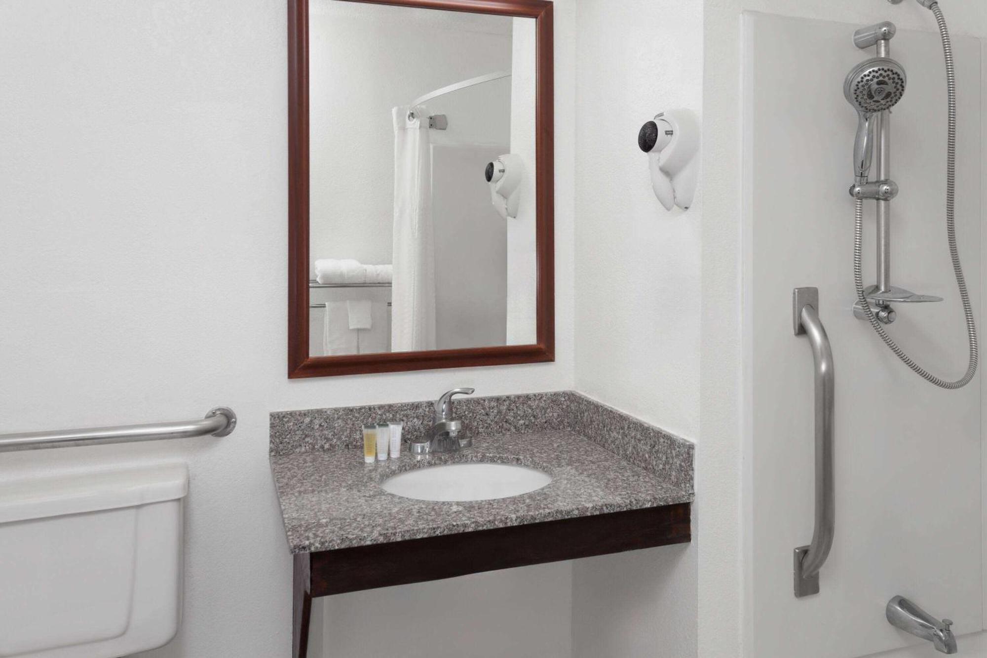 Super 8 By Wyndham Romeoville Bolingbrook Esterno foto
