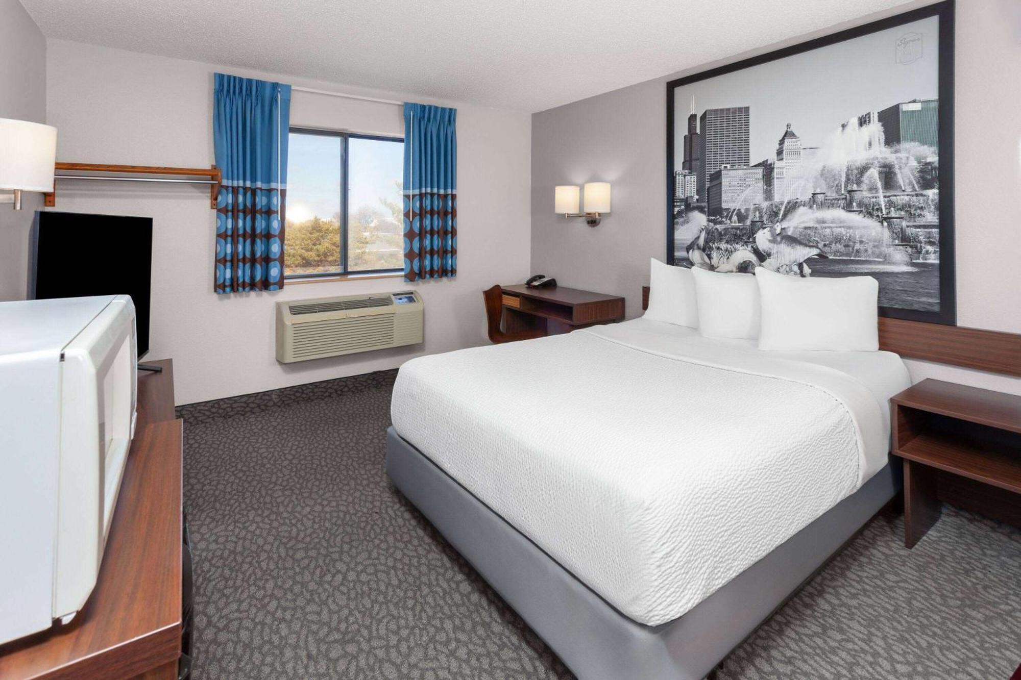 Super 8 By Wyndham Romeoville Bolingbrook Esterno foto