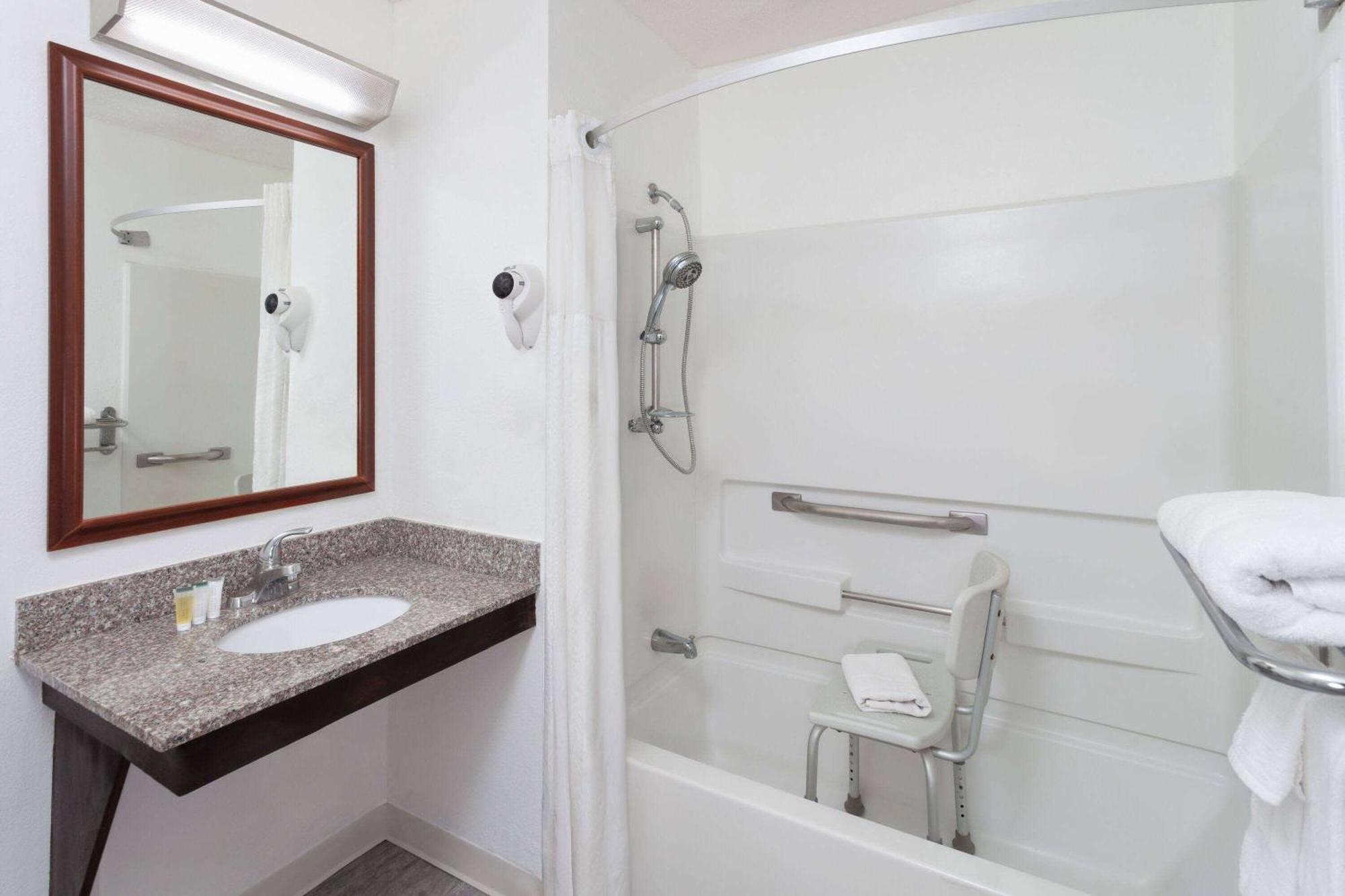 Super 8 By Wyndham Romeoville Bolingbrook Esterno foto