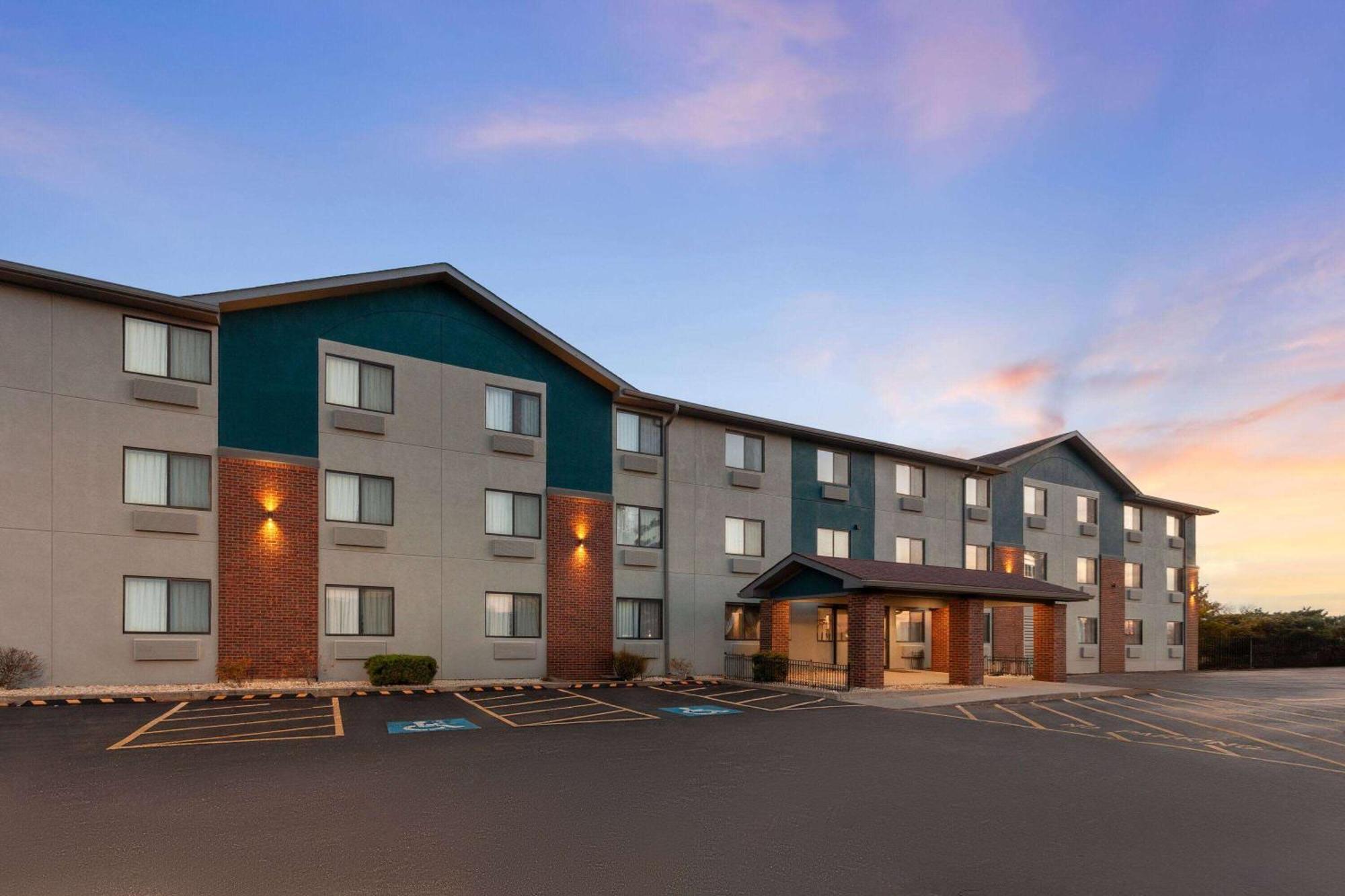 Super 8 By Wyndham Romeoville Bolingbrook Esterno foto