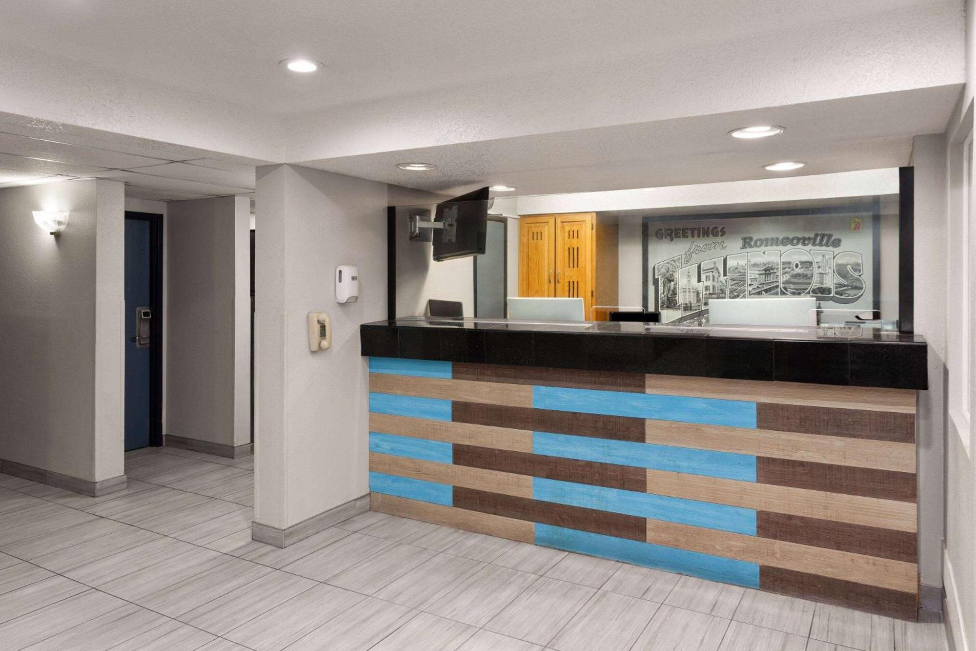 Super 8 By Wyndham Romeoville Bolingbrook Esterno foto