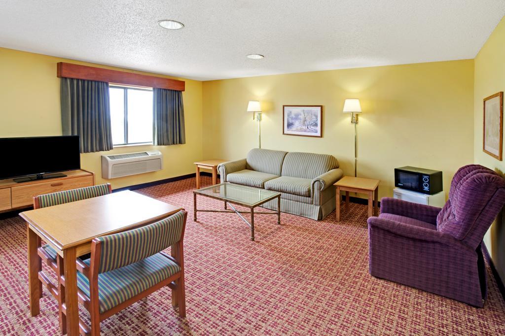 Super 8 By Wyndham Romeoville Bolingbrook Esterno foto